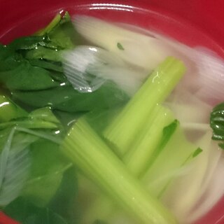 ストウブDe〜ターサイと長ネギの中華風スープ